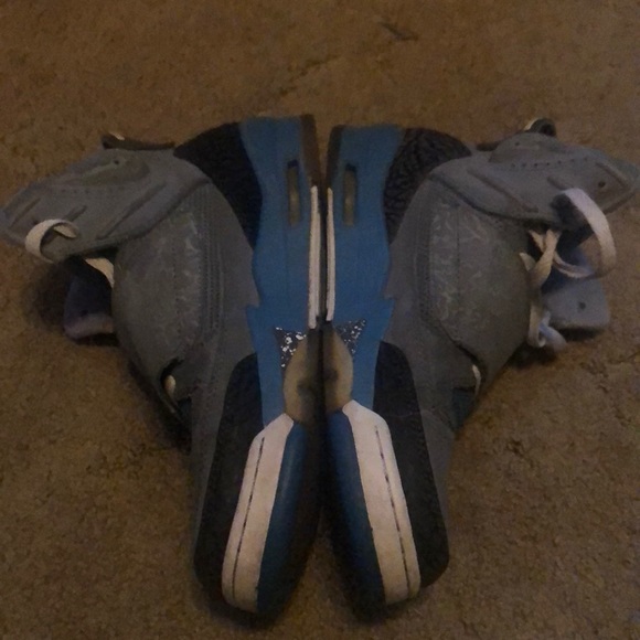 Jordan Sneakers - Picture 6 of 6